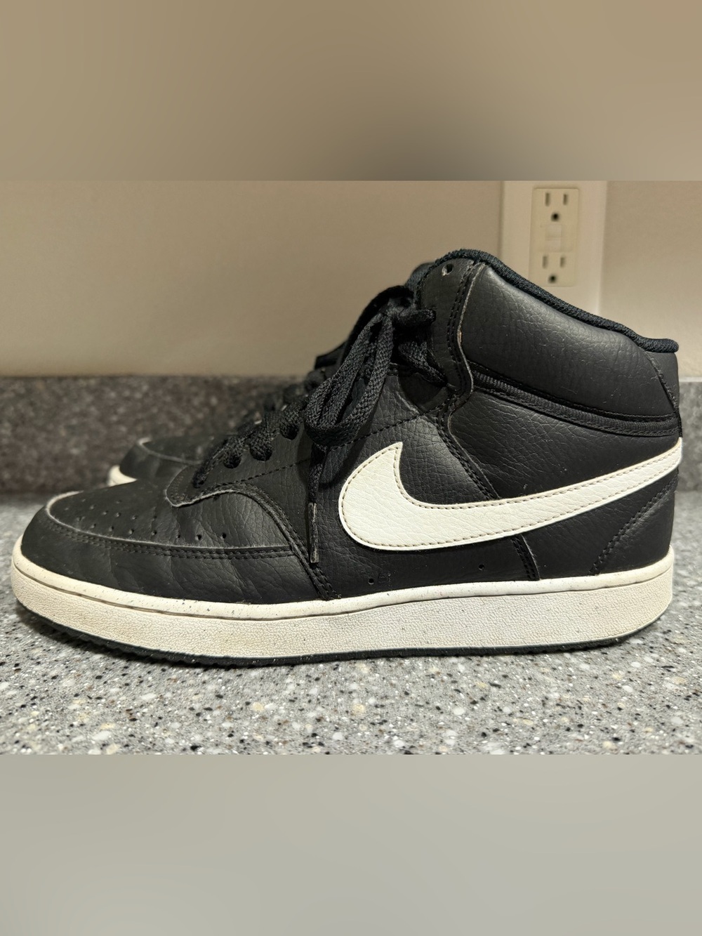 Nike Court Vision Mid Men’s Sneakers Black White Size 8 - Picture 2 of 7